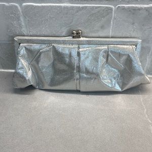 Metallic clutch purse